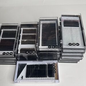 Meraki and Bella Lash Extensions - mix of lengths & sizes   Lot of 20